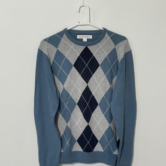 AMAZON ESSENTIALS TEEL BLUE/ LIGHT GREY ARGYLE CREW NECK